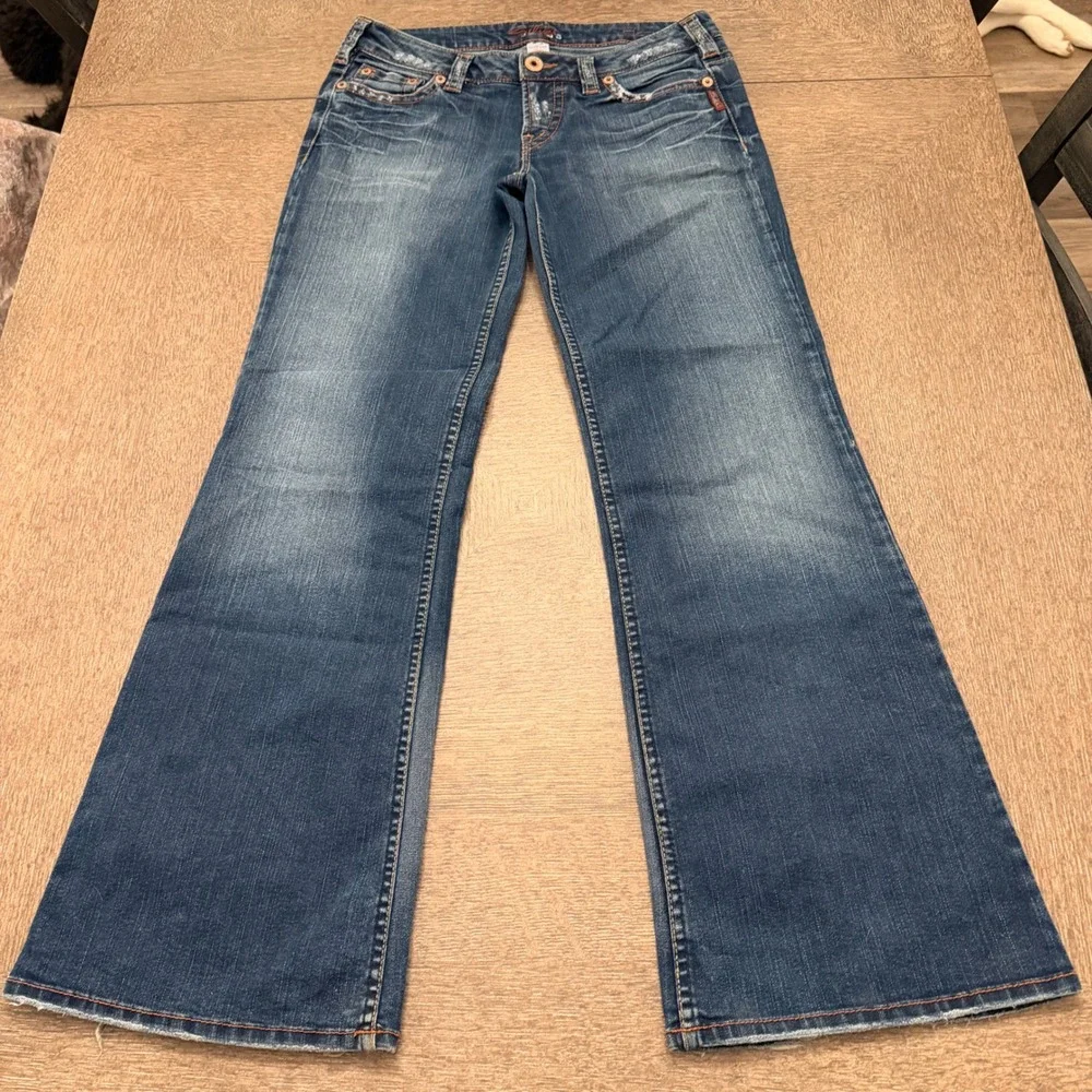 Silver Jeans Flare Leg Distressed Medium Wash Denim Jeans Size 30 Low Rise - Picture 1 of 10